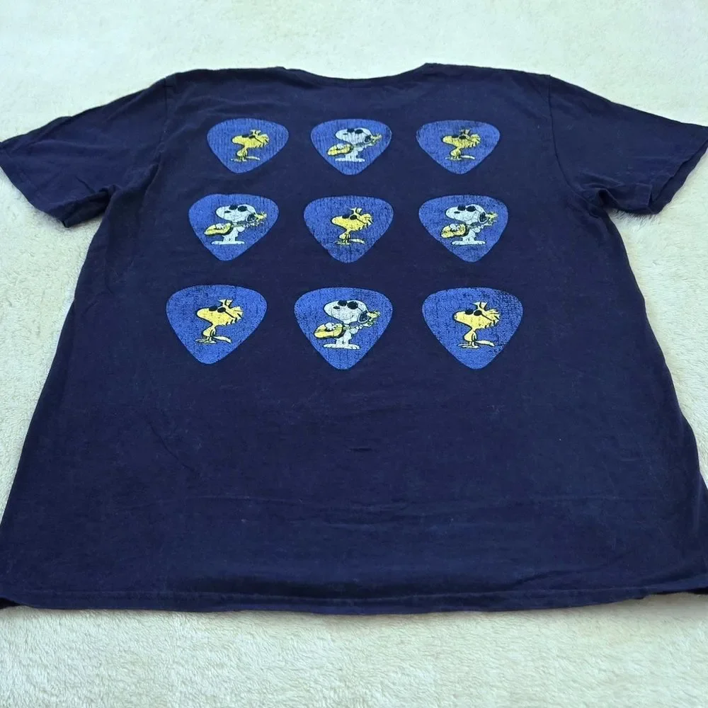 Peanuts🥜 Guitar🎸 Snoopy🐕 Graphic Tee👕 - NWOT